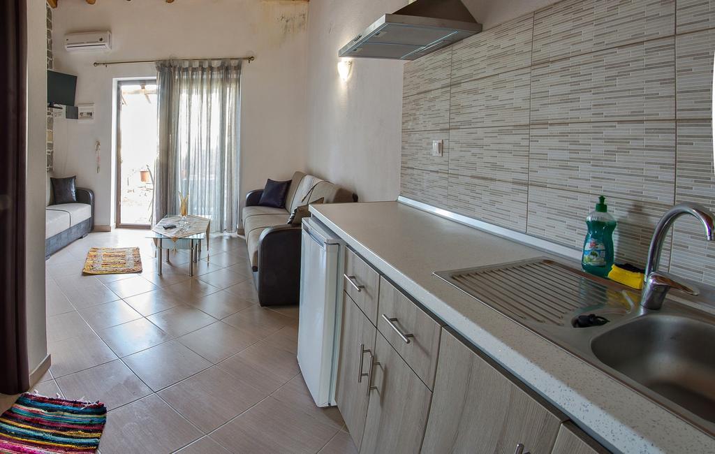 Theano Apartments Сарти Екстериор снимка