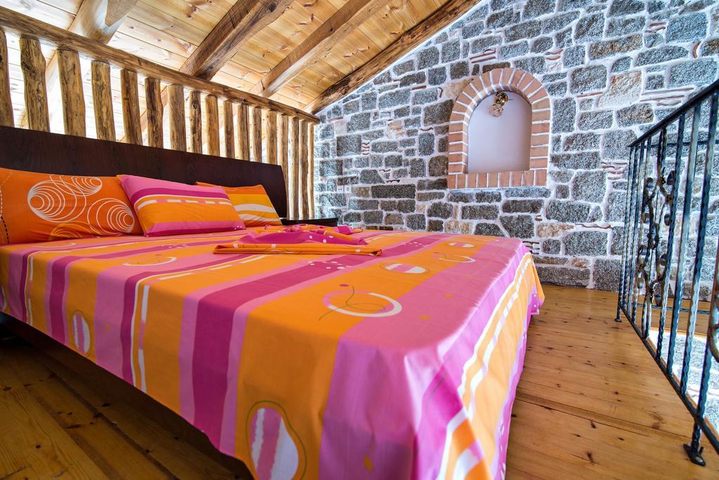 Theano Apartments Сарти Екстериор снимка