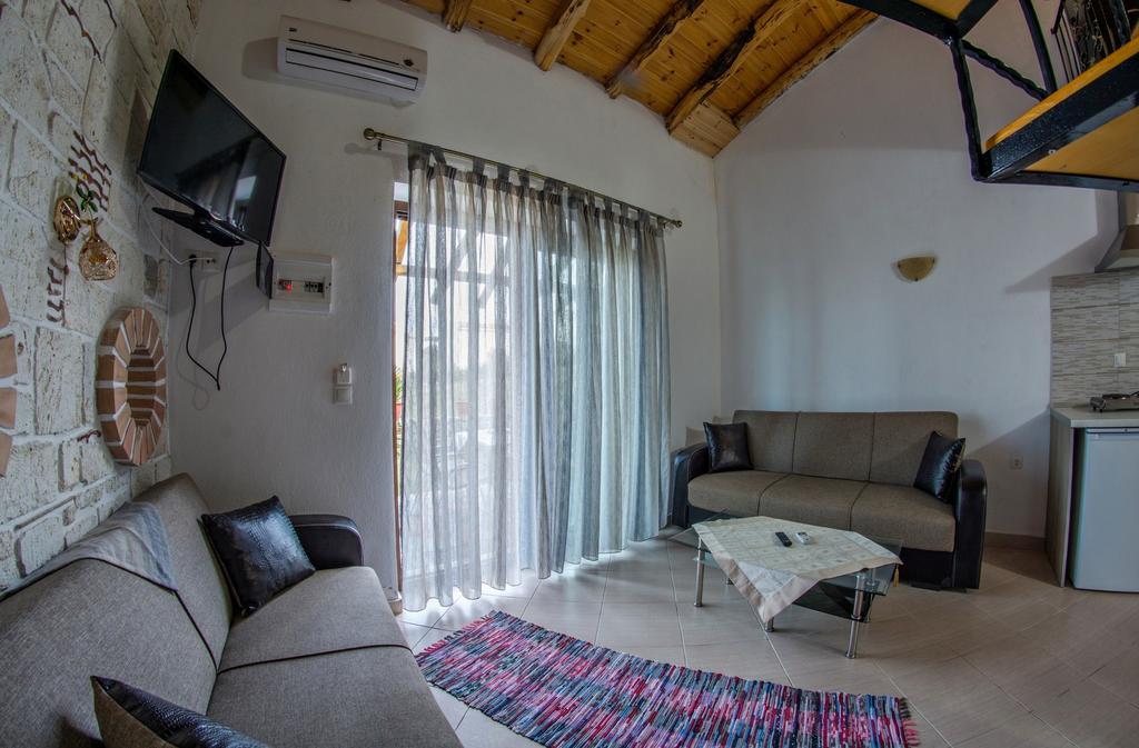 Theano Apartments Сарти Екстериор снимка