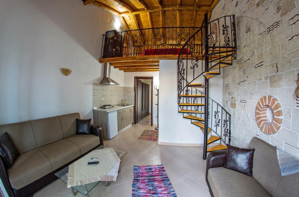 Theano Apartments Сарти Екстериор снимка