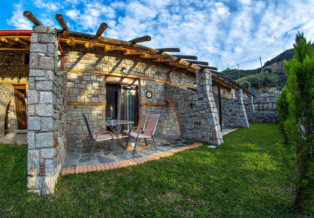 Theano Apartments Сарти Екстериор снимка